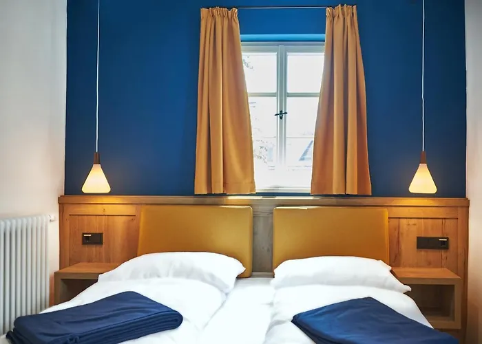 Landhotel Gelber Loewe Otel *